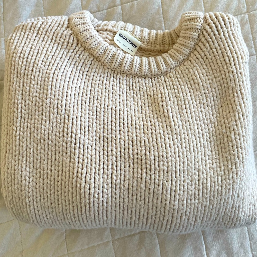 Zulu and zephyr chunky knit sweater US 8